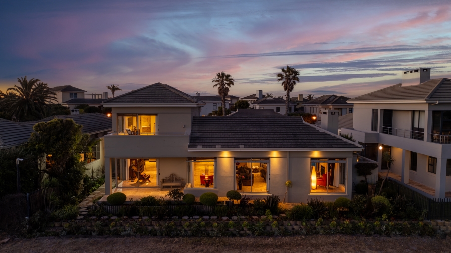 5 Bedroom Property for Sale in Sunset Links Western Cape